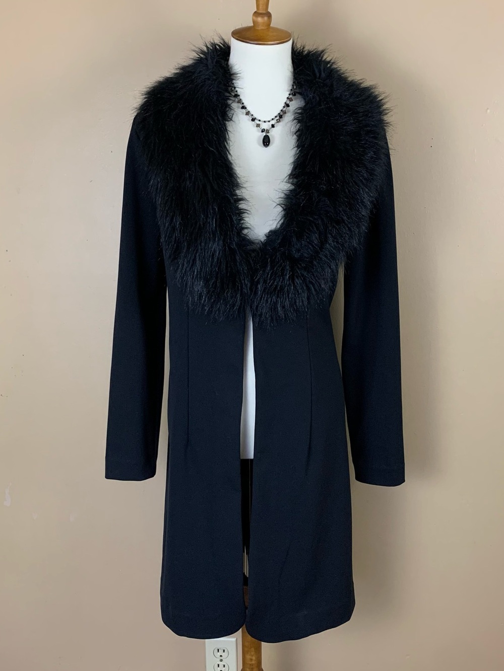 Bisou Bisou Womens Large Black Fur Trim Long Fitted Stretch Witchy Gothic Coat